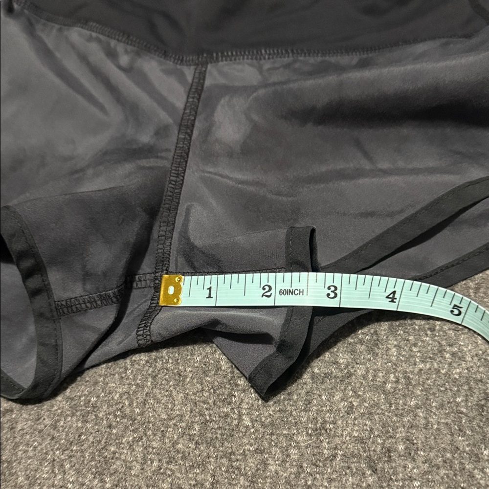 Lululemon Speed Up Short 2.5” Low-Rise Diamond Dye Pitch Grey Size 4 - Picture 10 of 11